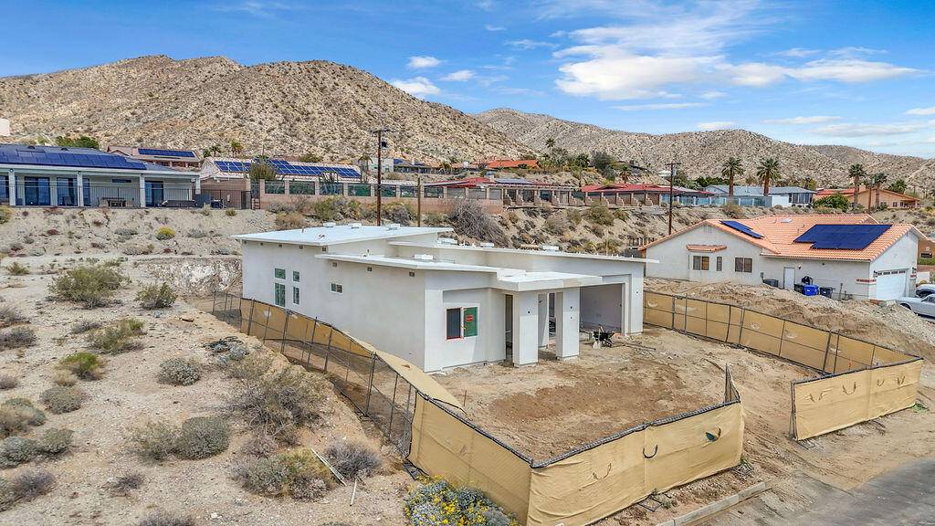 Desert Hot Springs, CA 92240,66778 Casa Grande DR