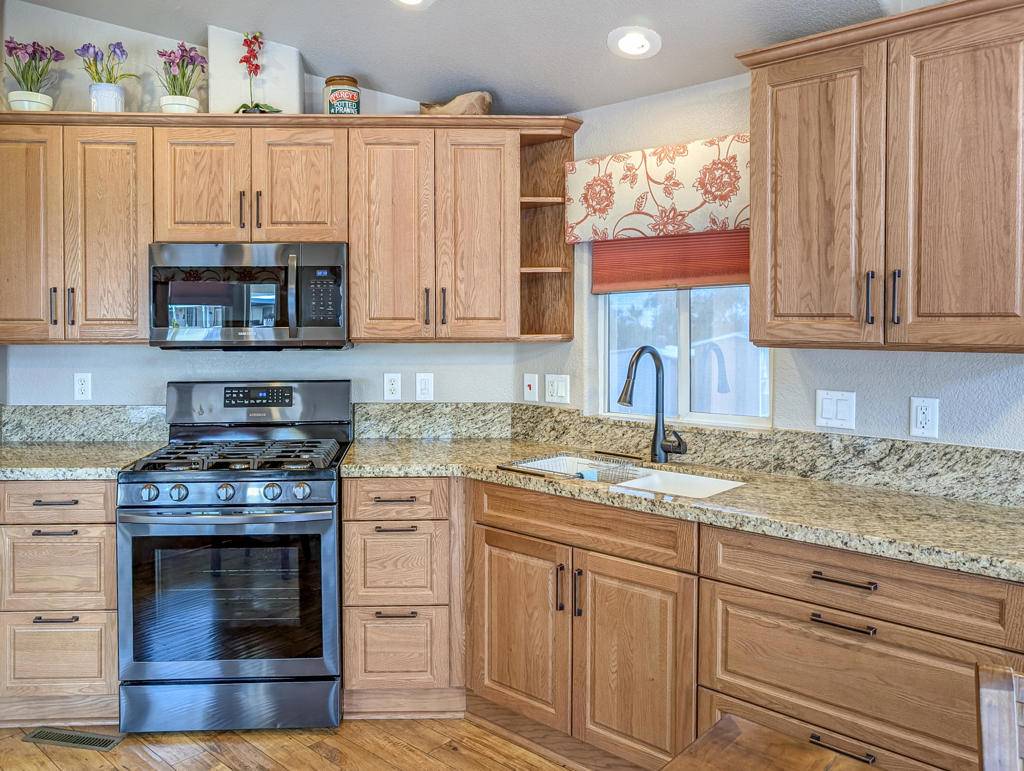 Desert Hot Springs, CA 92241,70200 Dillon RD #215