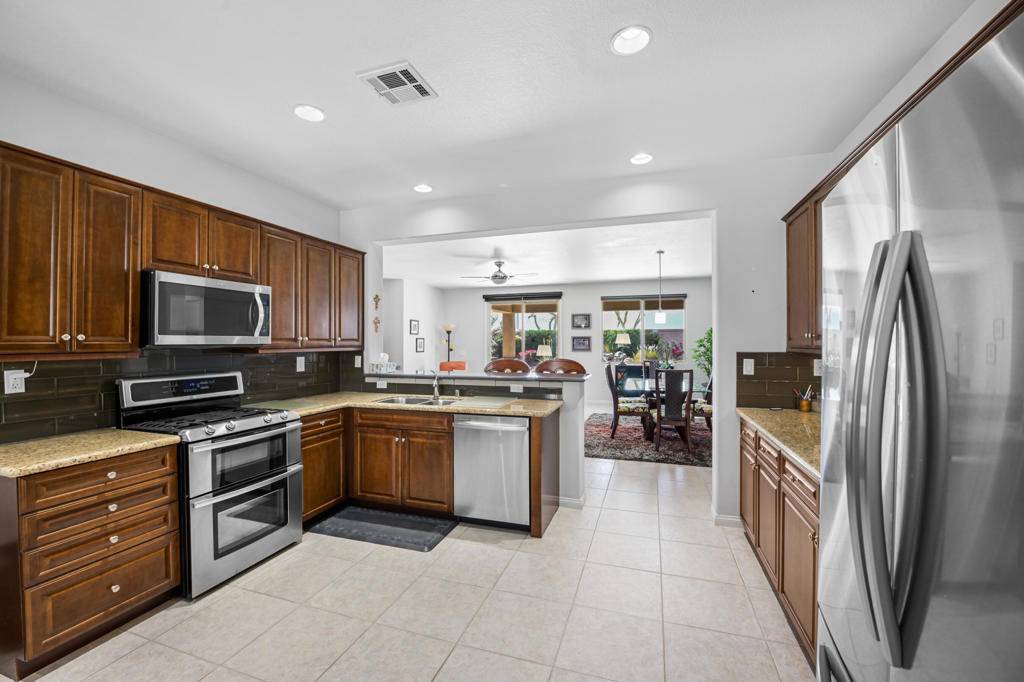 Indio, CA 92203,39743 Camino Templado