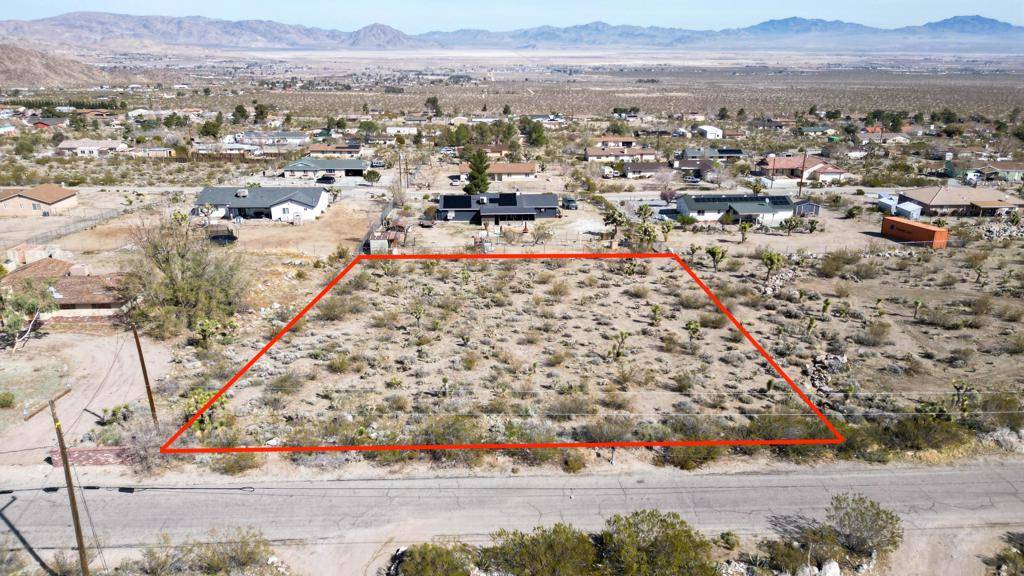 65 Sapphire RD,  Lucerne Valley,  CA 92356