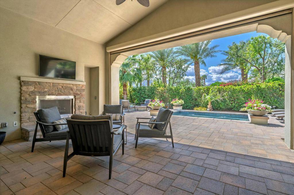 La Quinta, CA 92253,55121 Winter Haven CT