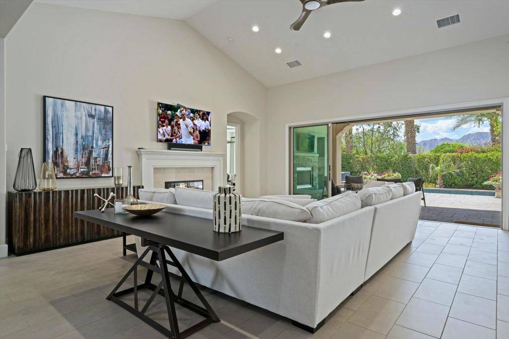 La Quinta, CA 92253,55121 Winter Haven CT