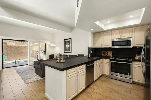 Palm Desert, CA 92260,73493 Foxtail LN