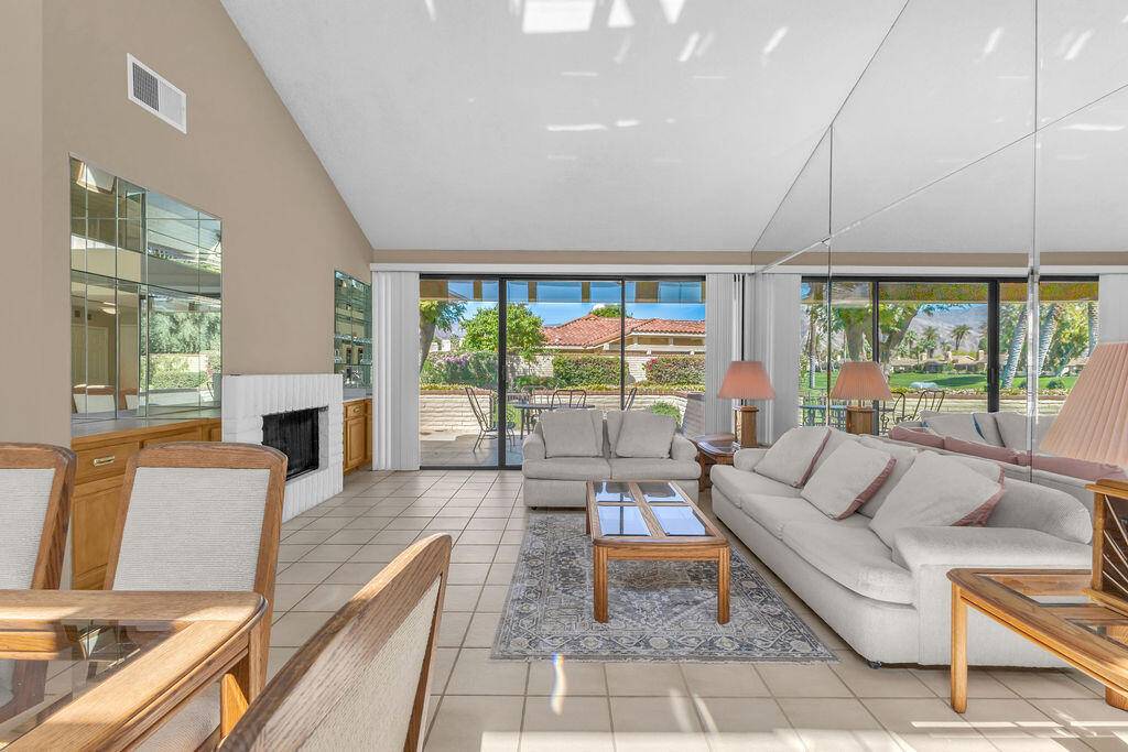 Palm Desert, CA 92260,297 Castellana E
