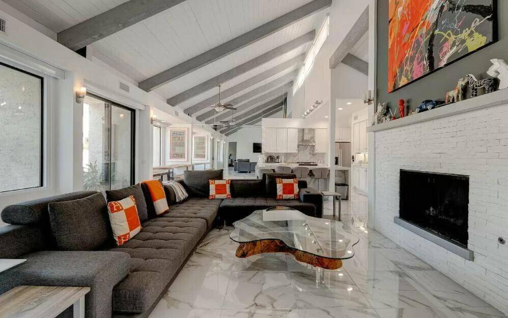 135 Desert W DR, Rancho Mirage, CA 92270