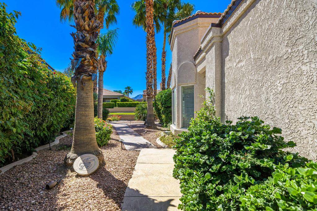 La Quinta, CA 92253,48611 Vista Tierra