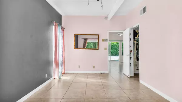 Palm Springs, CA 92262,2272 N Starr RD