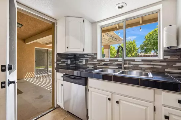 La Quinta, CA 92253,52130 Avenida Martinez