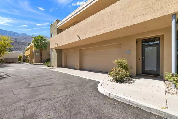 Palm Springs, CA 92264,870 E Palm Canyon DR #202
