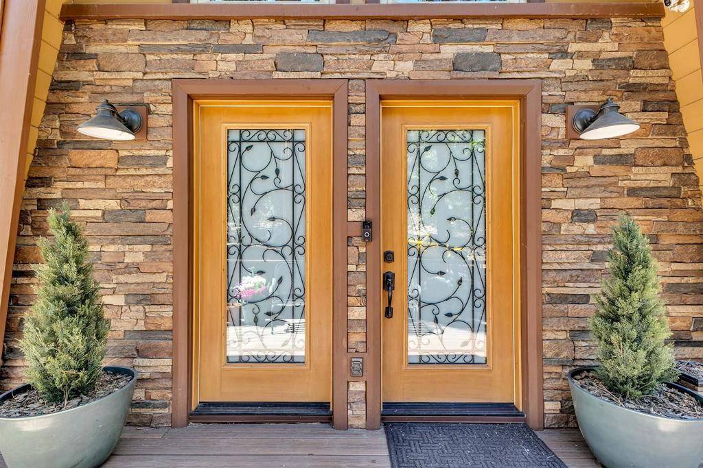 Idyllwild, CA 92549,52380 Pine Ridge RD