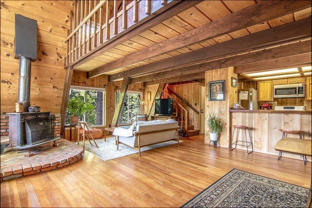 Idyllwild, CA 92549,25439 Hotei Lane LN