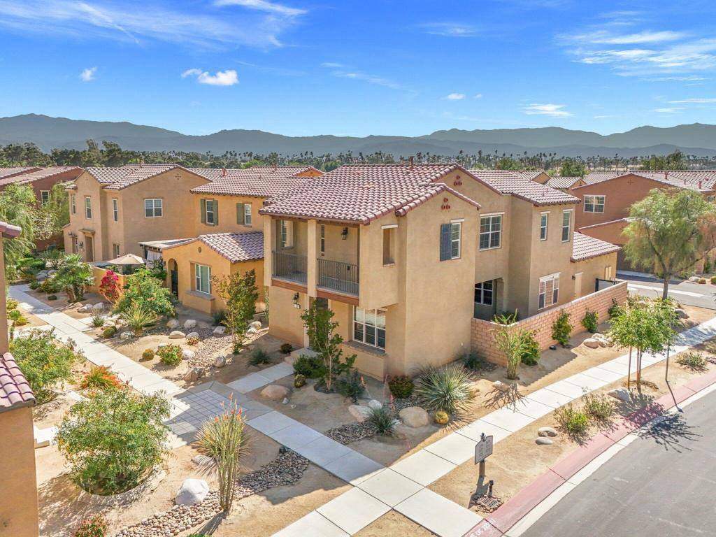 573 Via De La Paz,  Palm Desert,  CA 92211