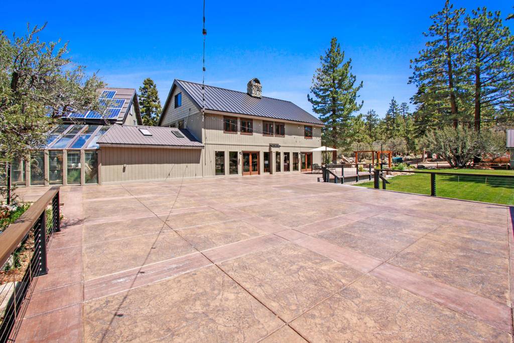 Angelus Oaks, CA 92305,43630 Rainbow LN