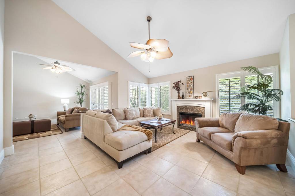 43512 Via Magellan DR, Palm Desert, CA 92211