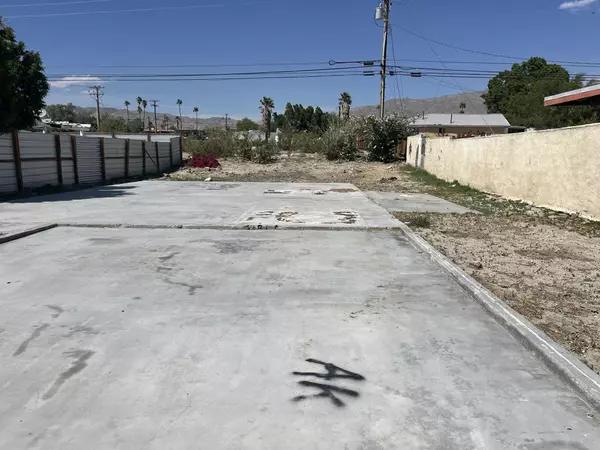 Desert Hot Springs, CA 92240,66270 Buena Vista AVE
