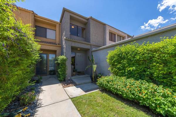 Palm Springs, CA 92264,215 Calle Bravo