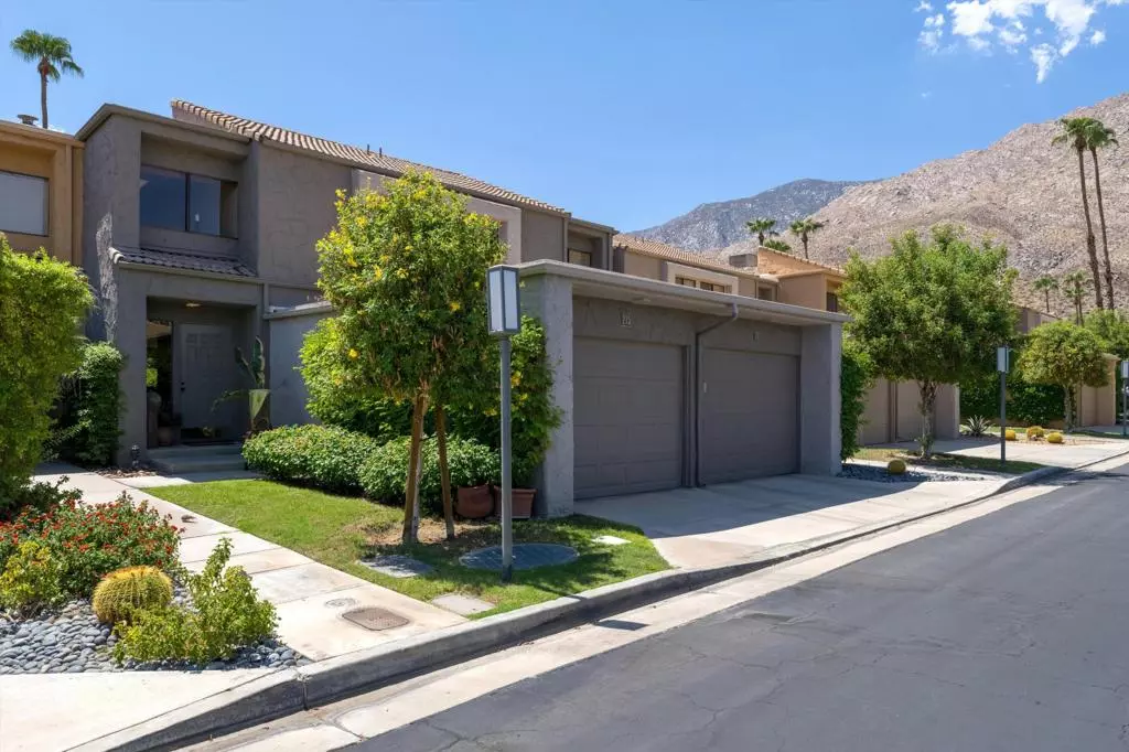 Palm Springs, CA 92264,215 Calle Bravo