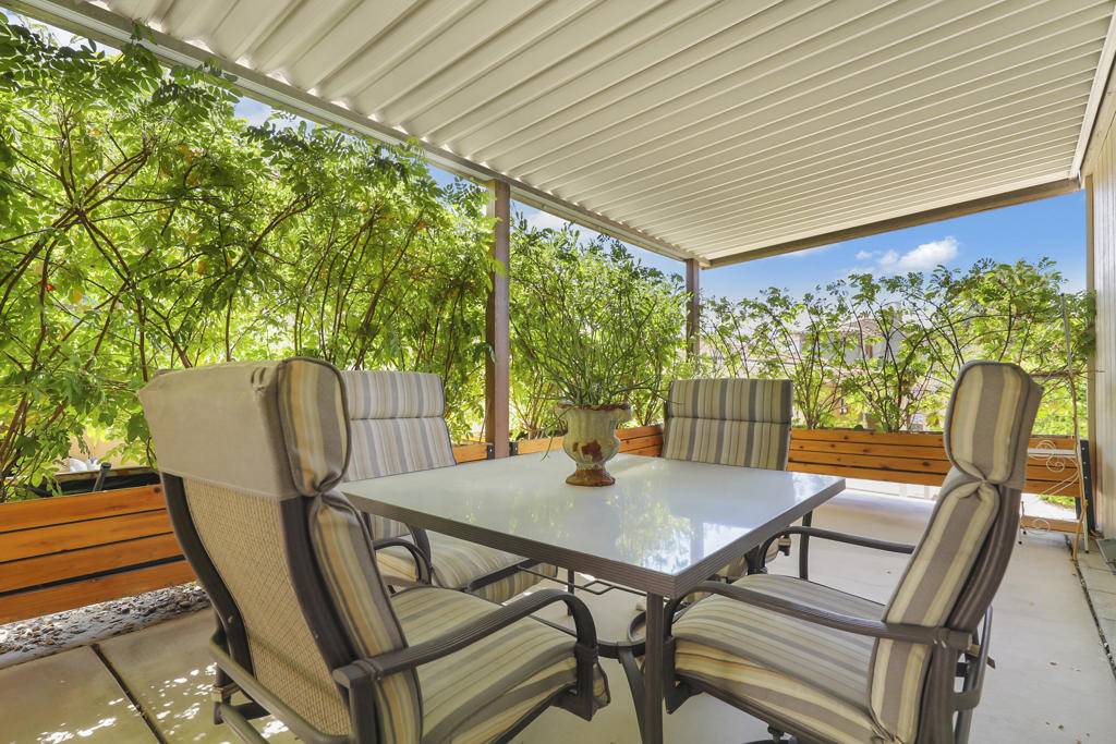 Palm Desert, CA 92260,73450 Country Club DR #76