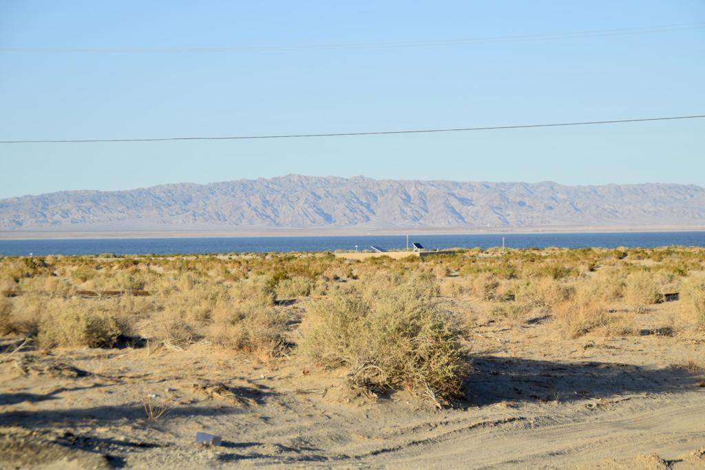 2892 Crystal Lake AVE, Thermal, CA 92274