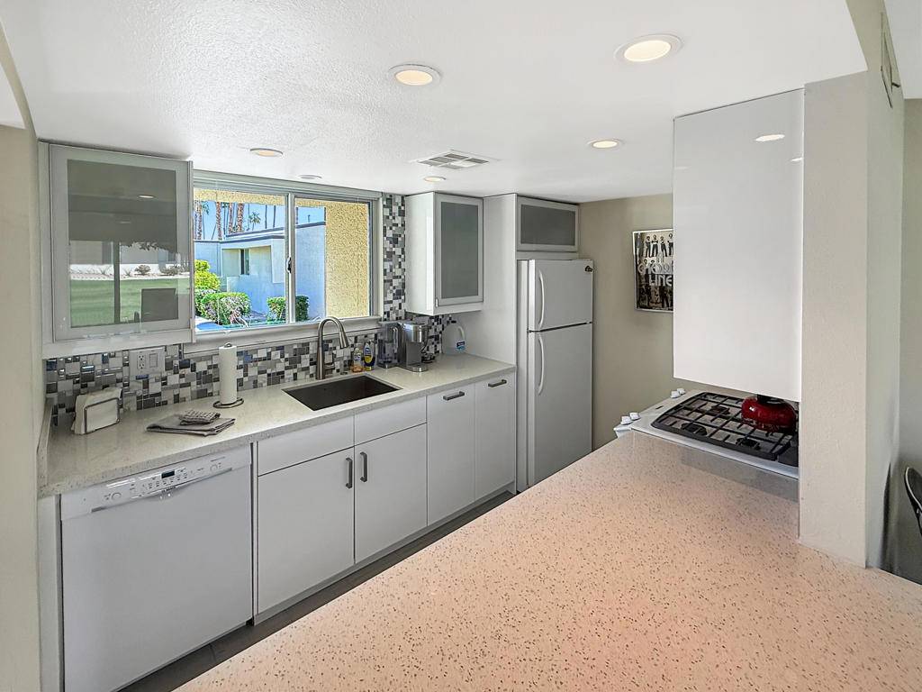 Palm Springs, CA 92264,1881 S Araby DR #16