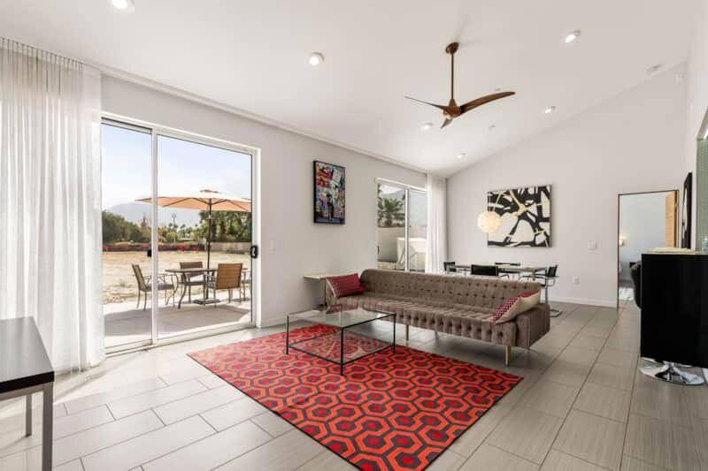 365 S Compadre RD, Palm Springs, CA 92264