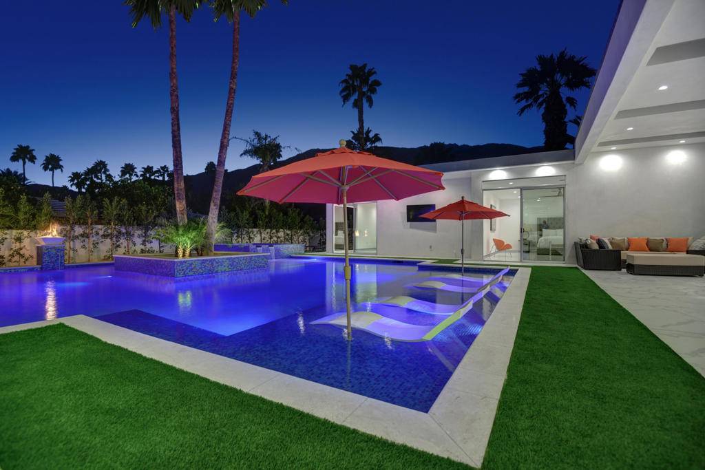 Palm Springs, CA 92262,387 E Valmonte Sur