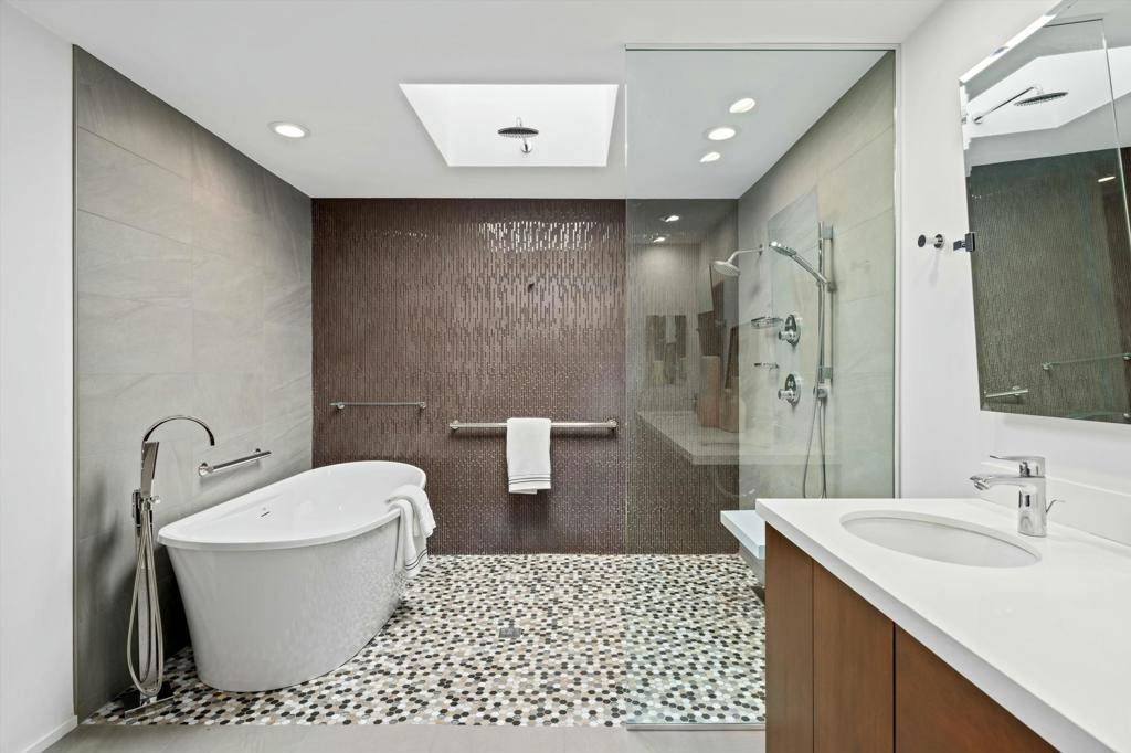Rancho Mirage, CA 92270,1 Lehigh CT