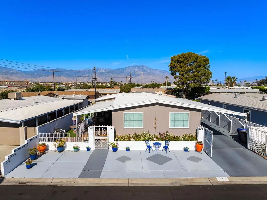 Thousand Palms, CA 92276,33577 Laura DR