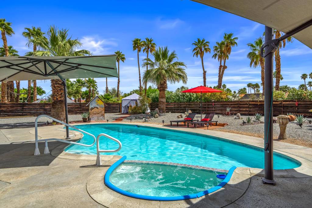 Palm Springs, CA 92262,526 N Sunset WAY