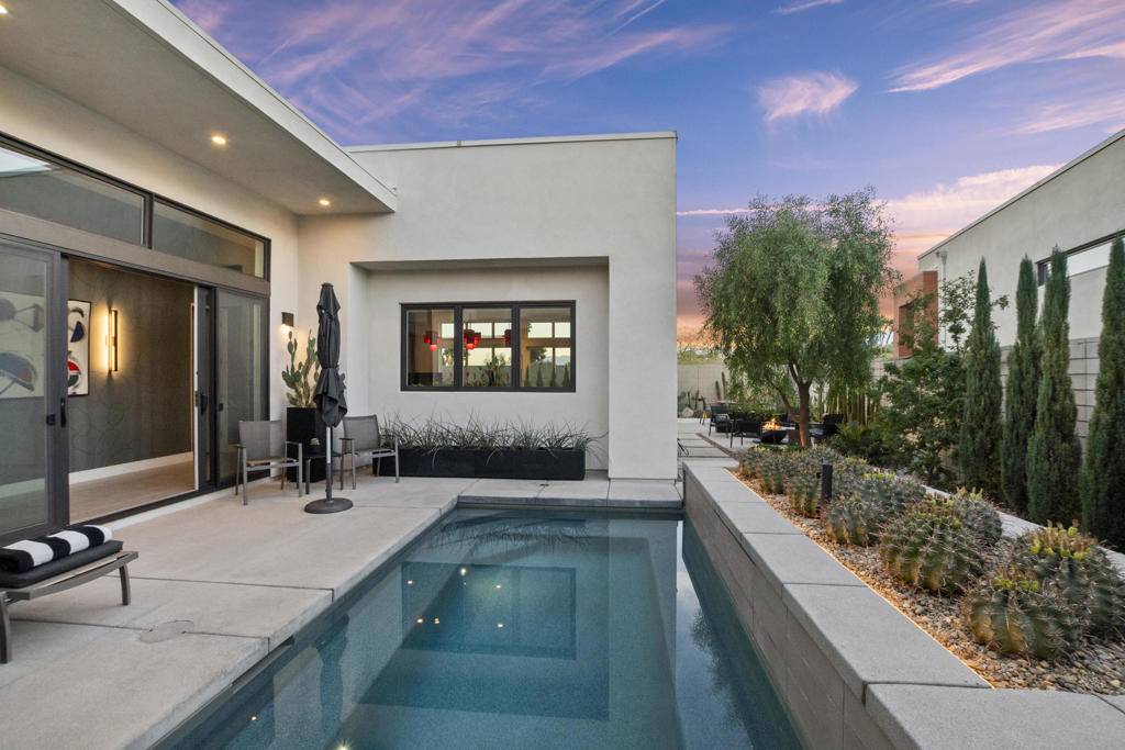 885 Fountain DR, Palm Springs, CA 92262