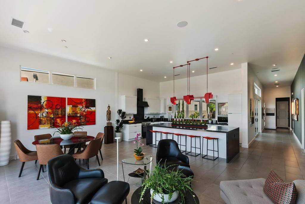 Palm Springs, CA 92262,885 Fountain DR