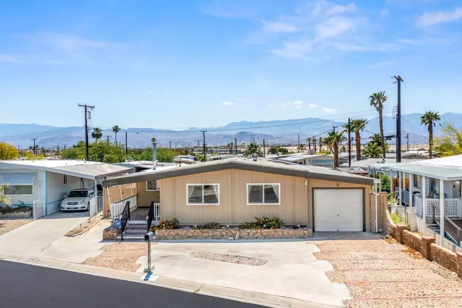 32545 Saint Andrews DR, Thousand Palms, CA 92276