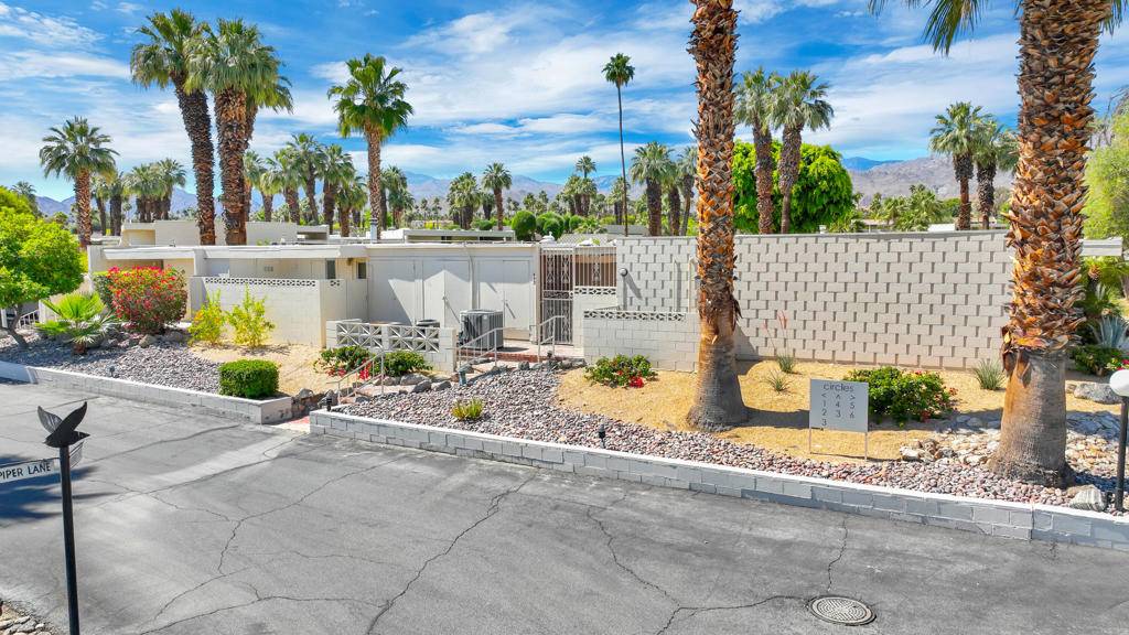 Palm Desert, CA 92260,453 Sandpiper ST
