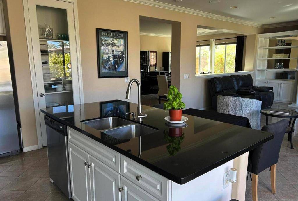 Palm Desert, CA 92211,74098 Imperial CT W