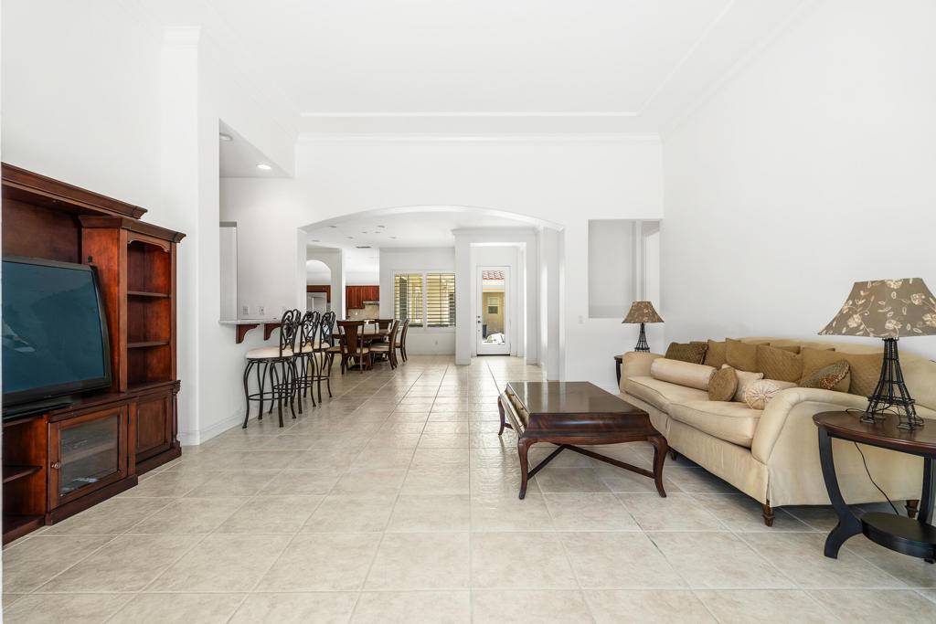 Palm Desert, CA 92260,77 Clavel CT