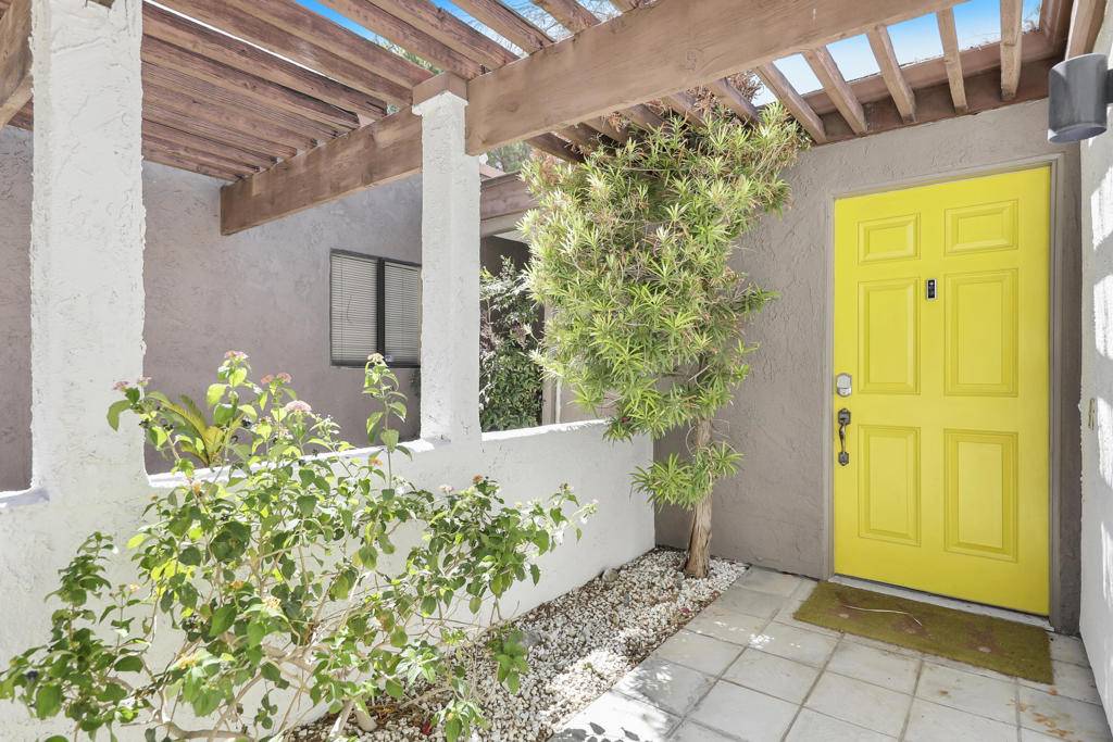 Palm Springs, CA 92262,1385 E Via Escuela