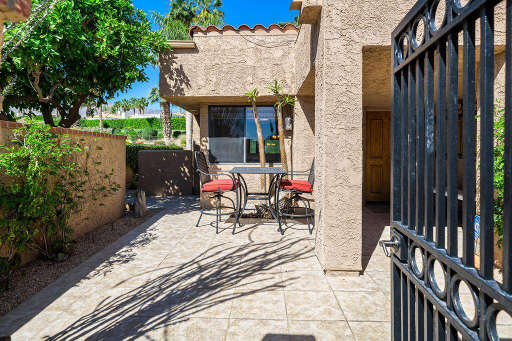 Palm Desert, CA 92260,48637 Wolfberry CT