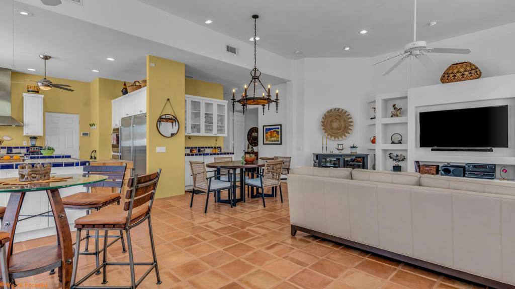 La Quinta, CA 92253,77440 Calle Ensenada
