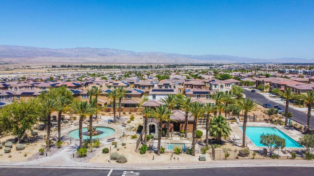 35425 Domani DR, Palm Desert, CA 92211