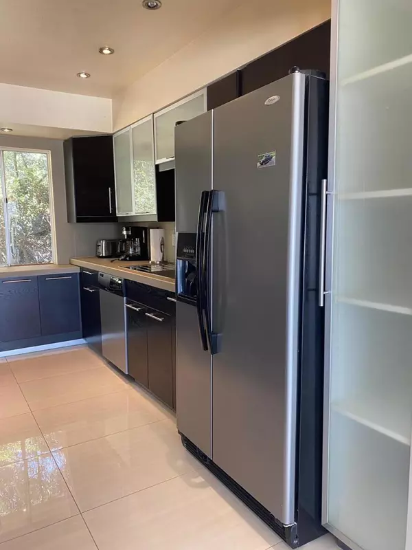 Palm Springs, CA 92264,2104 Southridge DR