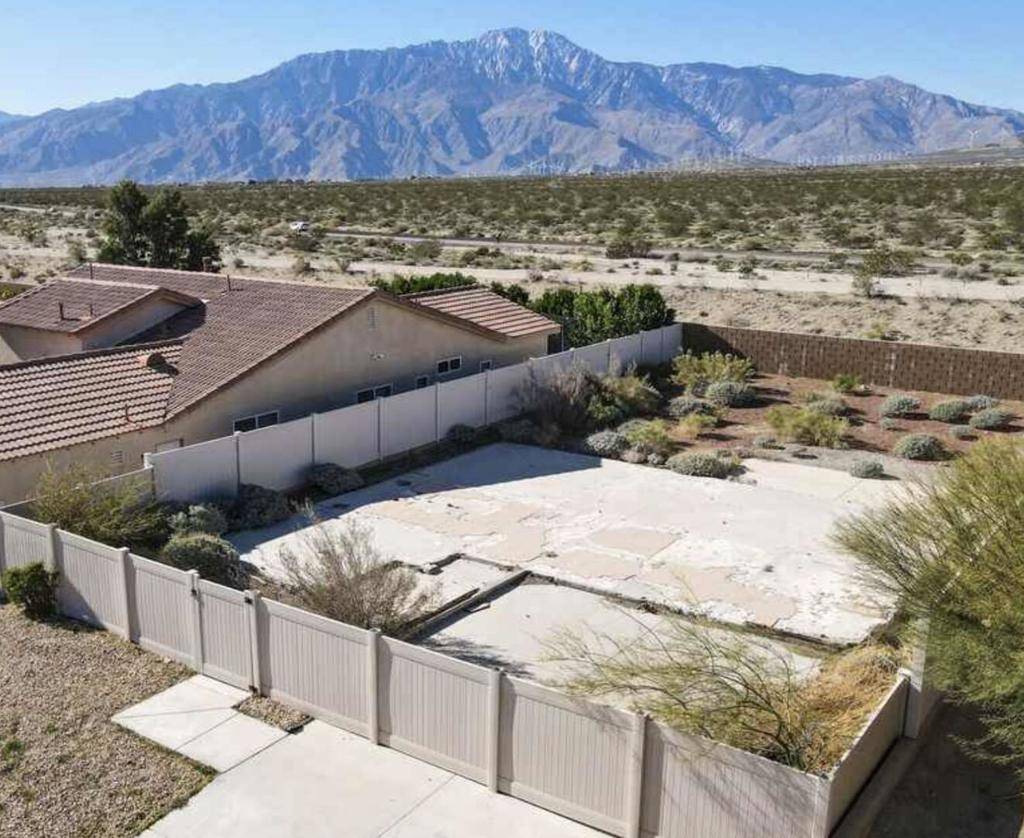 Desert Hot Springs, CA 92240,8747 Rockies AVE