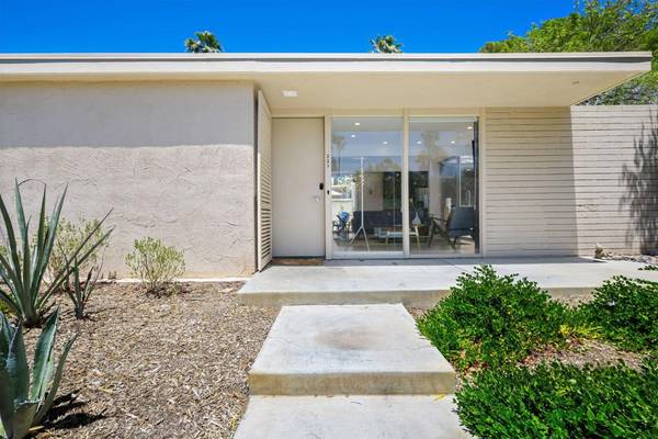 Palm Springs, CA 92262,360 Cabrillo Rd #227