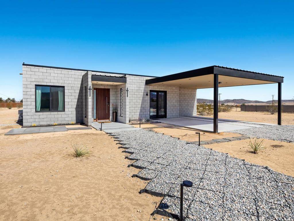 Joshua Tree, CA 92252,64754 E Broadway