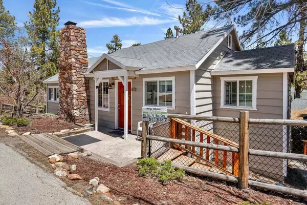 Big Bear, CA 92315,40078 Forest RD