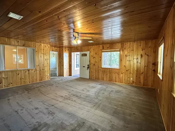 Idyllwild, CA 92549,52080 Acorn