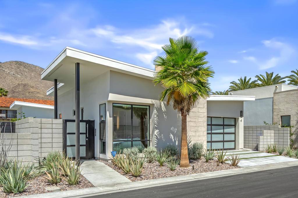 Palm Springs, CA 92262,151 Holliday WAY