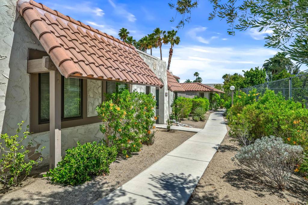 379 W Mariscal RD, Palm Springs, CA 92262