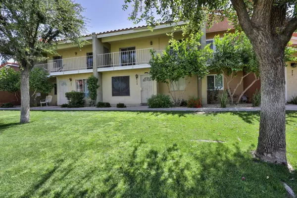 319 Tava LN, Palm Desert, CA 92211