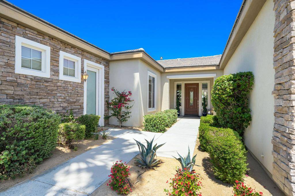 La Quinta, CA 92253,61436 Topaz DR