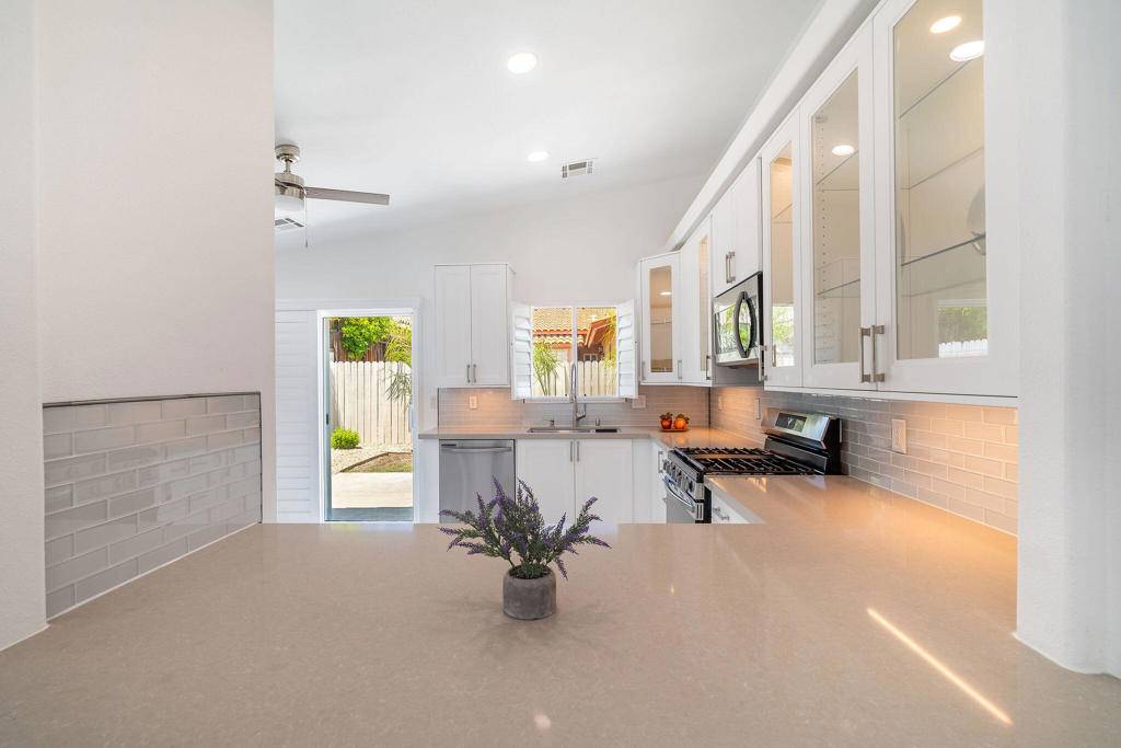 53045 Avenida Obregon, La Quinta, CA 92253